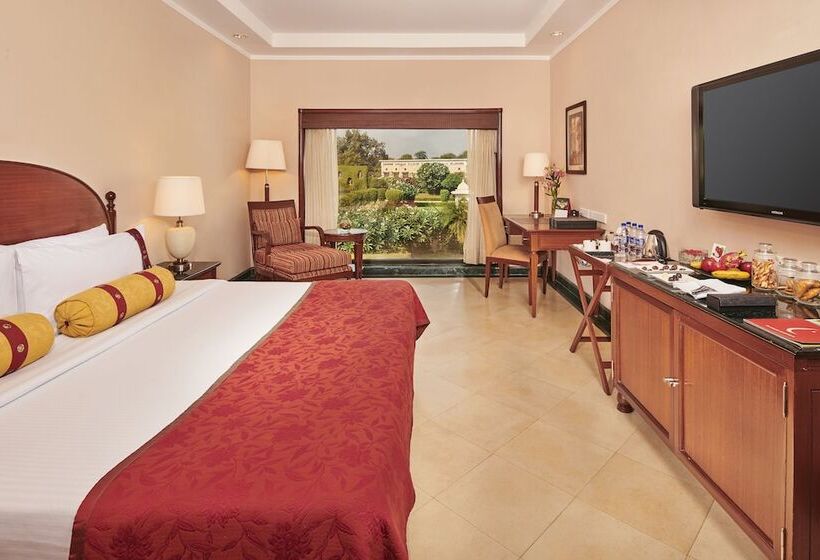 اتاق لوکس با چشم‌انداز, The Lalit Temple View