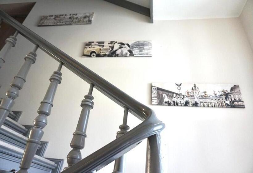 استودیوی استاندارد, Apartment Hotel Wittenau
