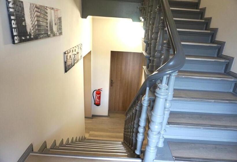 استودیوی استاندارد, Apartment Hotel Wittenau