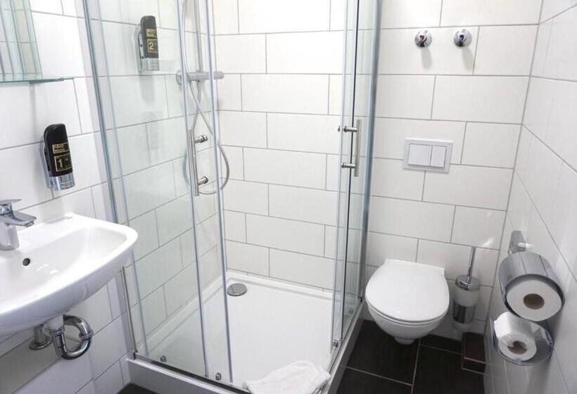 استودیوی استاندارد, Apartment Hotel Wittenau