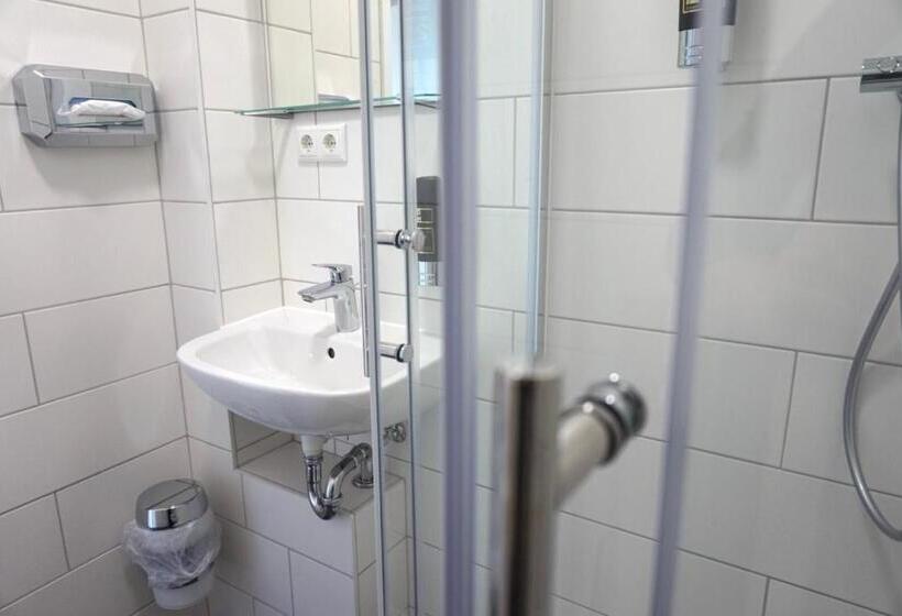 استودیوی استاندارد, Apartment Hotel Wittenau