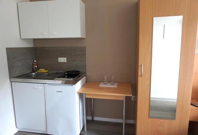 استودیوی استاندارد, Apartment Hotel Wittenau