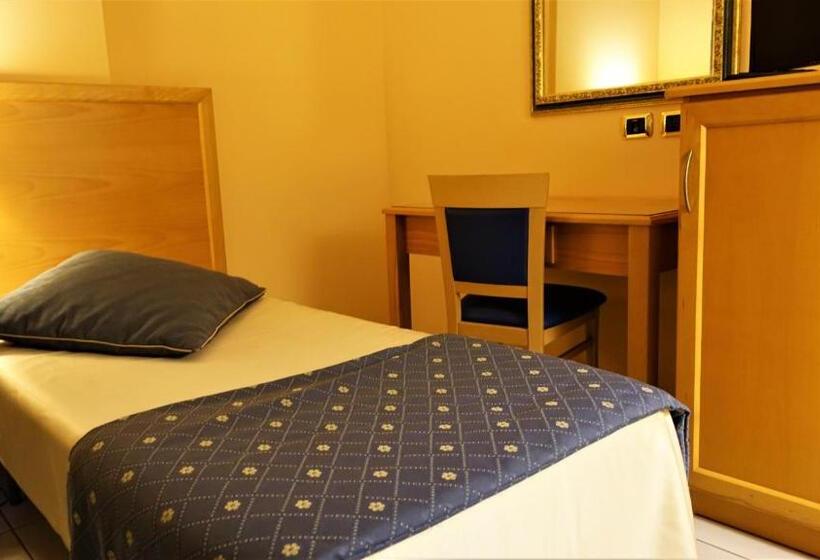 غرفة قياسية فردية, Bristol