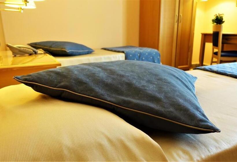 غرفة قياسية, Bristol