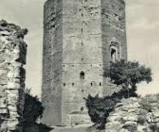 غرفة أساسية ثلاثية, Bristol