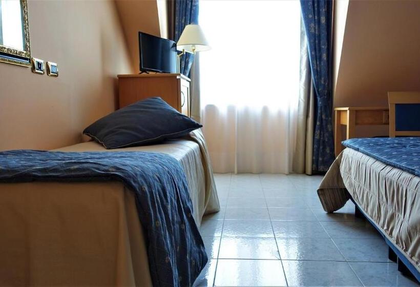 غرفة أساسية ثلاثية, Bristol