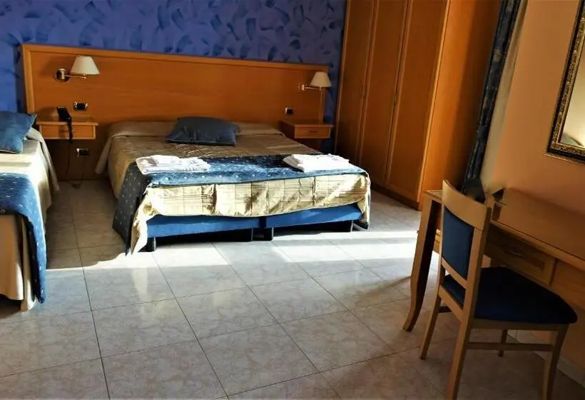 اتاق کلاسیک چهارنفره, Bristol