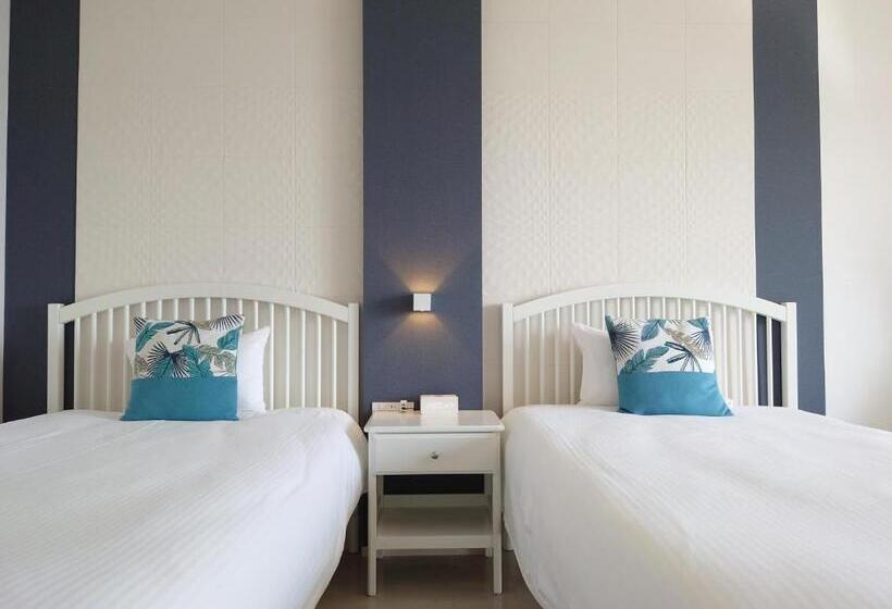 غرفة ديلوكس مطلّة علي البحر, Lalamare Kouri