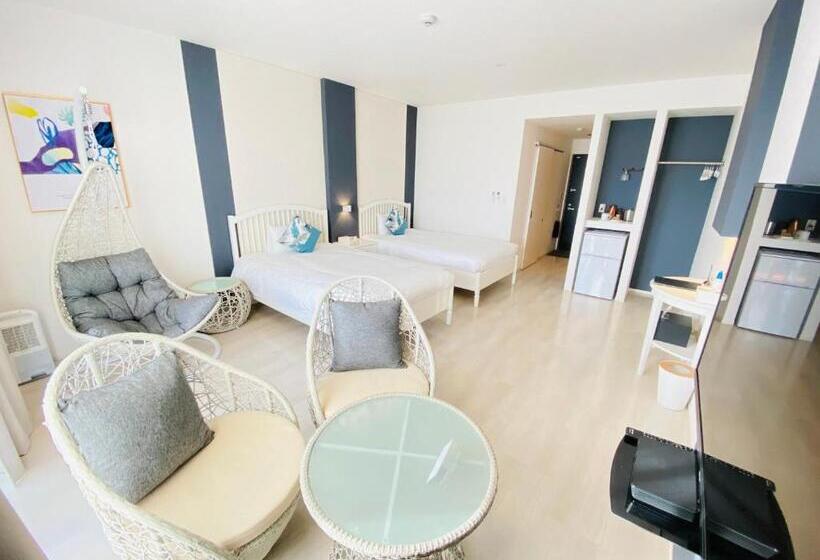 غرفة ديلوكس مطلّة علي البحر, Lalamare Kouri