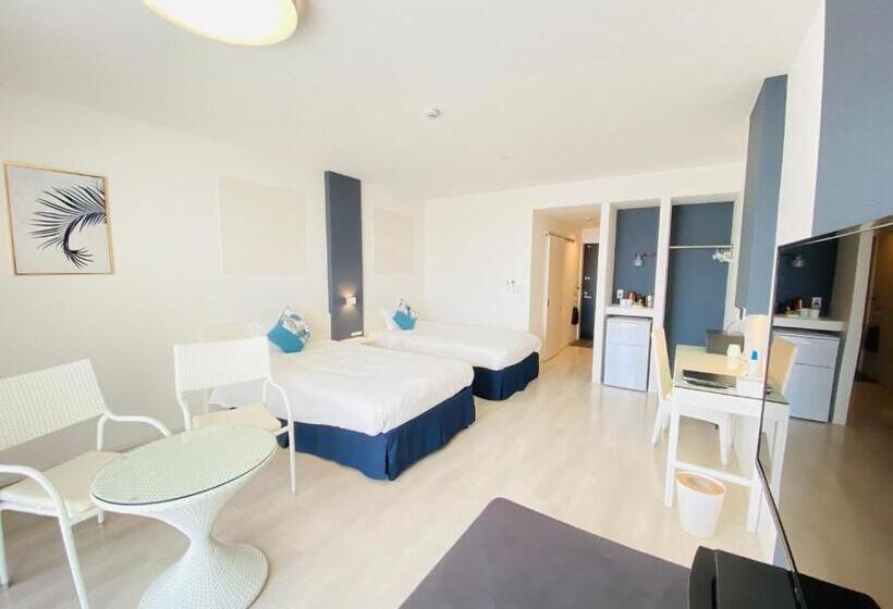 غرفة قياسية مطلّة علي البحر, Lalamare Kouri