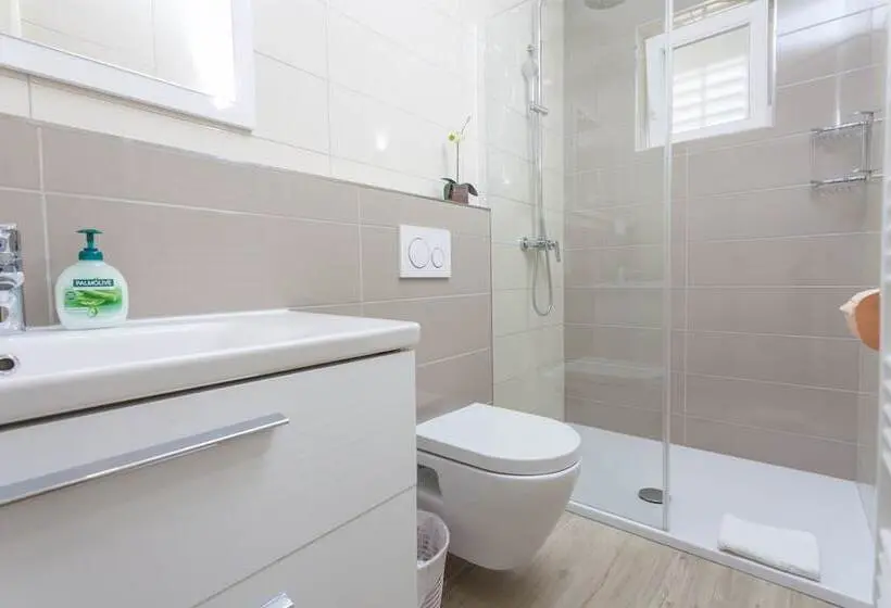 اتاق استاندارد با بالکن, Apartments & Rooms Alagic