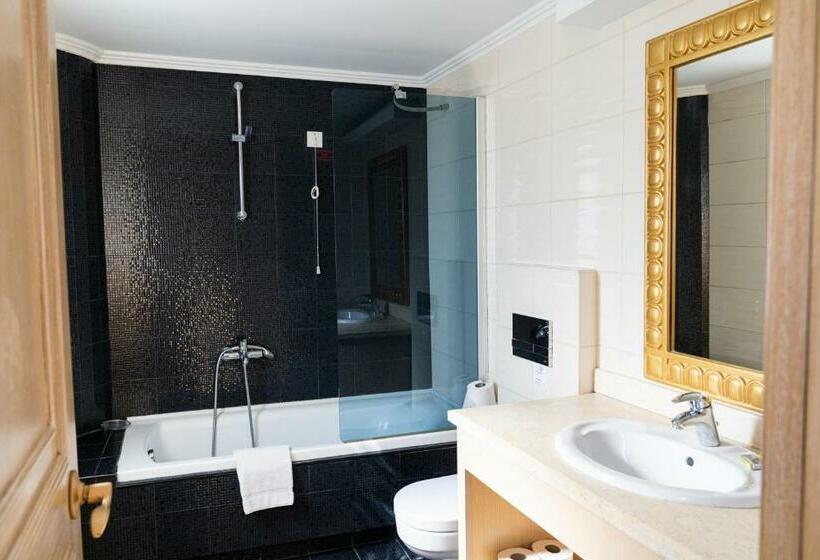 침실 1개 풀장 전망 아파트, Okeanis Golden Resort