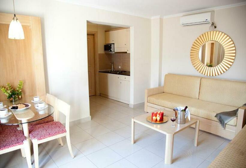 침실 1개 풀장 전망 아파트, Okeanis Golden Resort