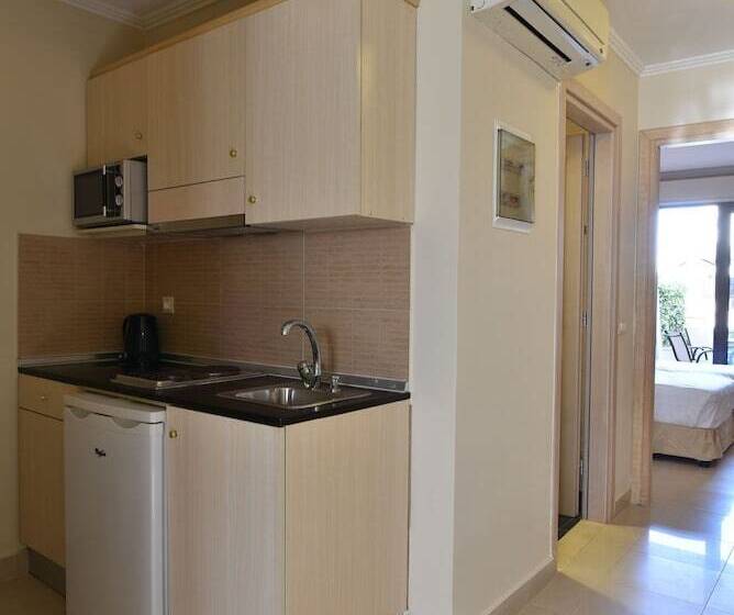 침실 1개 풀장 전망 아파트, Okeanis Golden Resort