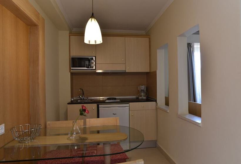 침실 1개 풀장 전망 아파트, Okeanis Golden Resort