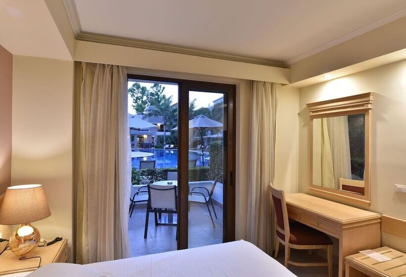 Апартаменты 1 Спальня Вид на Бассейн, Okeanis Golden Resort