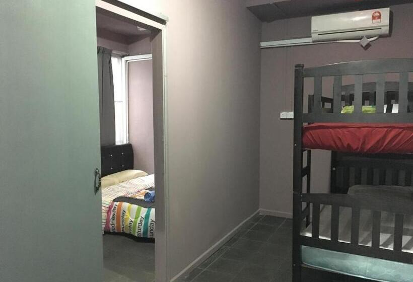 غرفة قياسية رباعية حمام مشترك, Ranau Backpackers Hostel