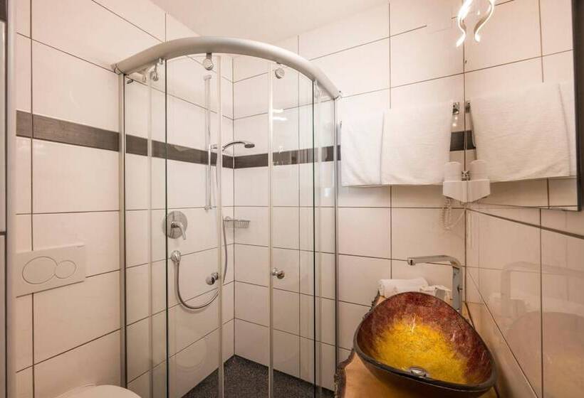 Номер Стандарт Трехместный, Gasthof Zellerstuben