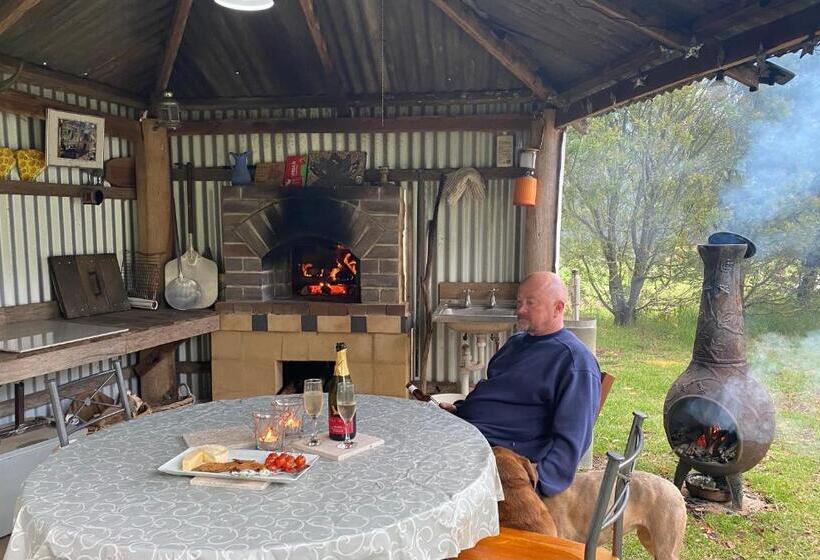 חדר סטנדרט, Ionaforest Yurt