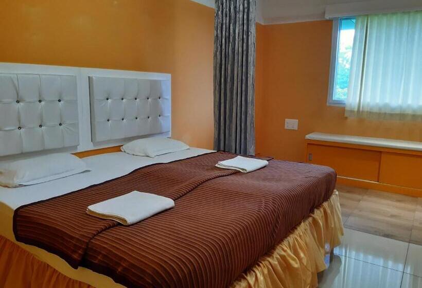 Номер Deluxe, Niasha Youth Hostel