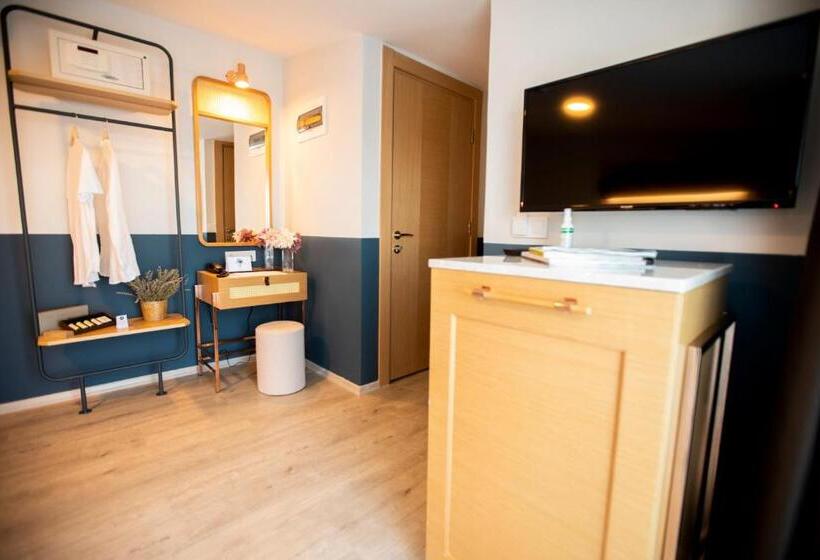 豪华房间, Urla 1867