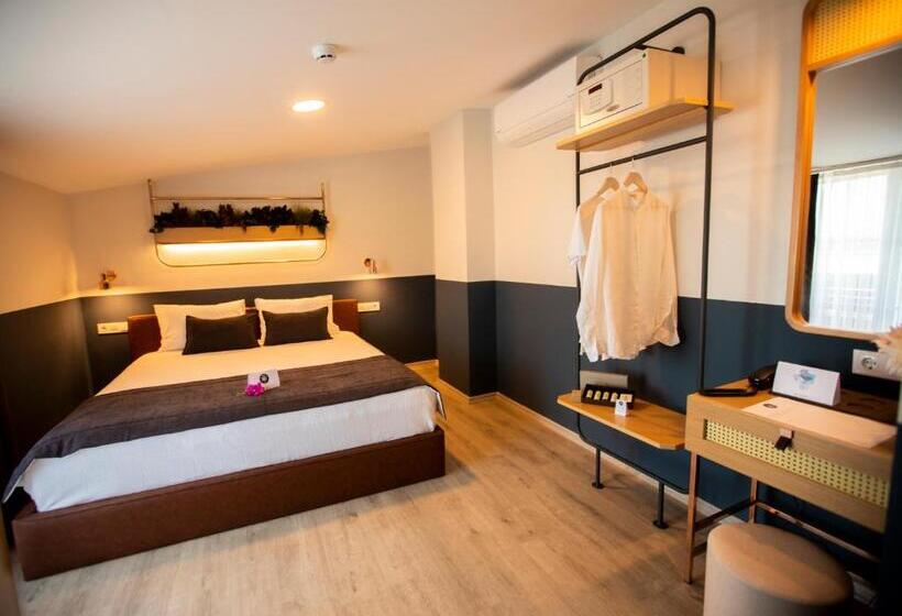 豪华房间, Urla 1867