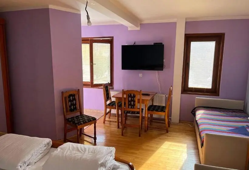 استودیوی استاندارد, Apartments And Rooms Vicko