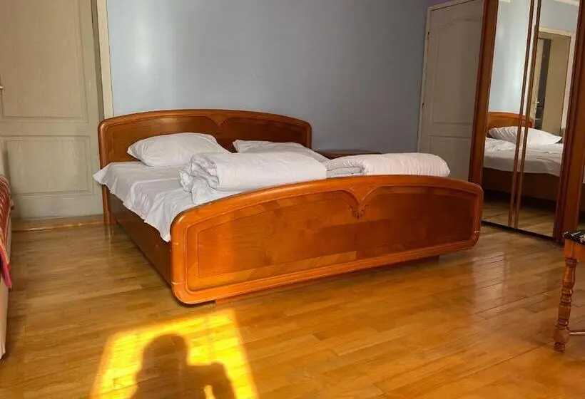 استودیوی استاندارد, Apartments And Rooms Vicko