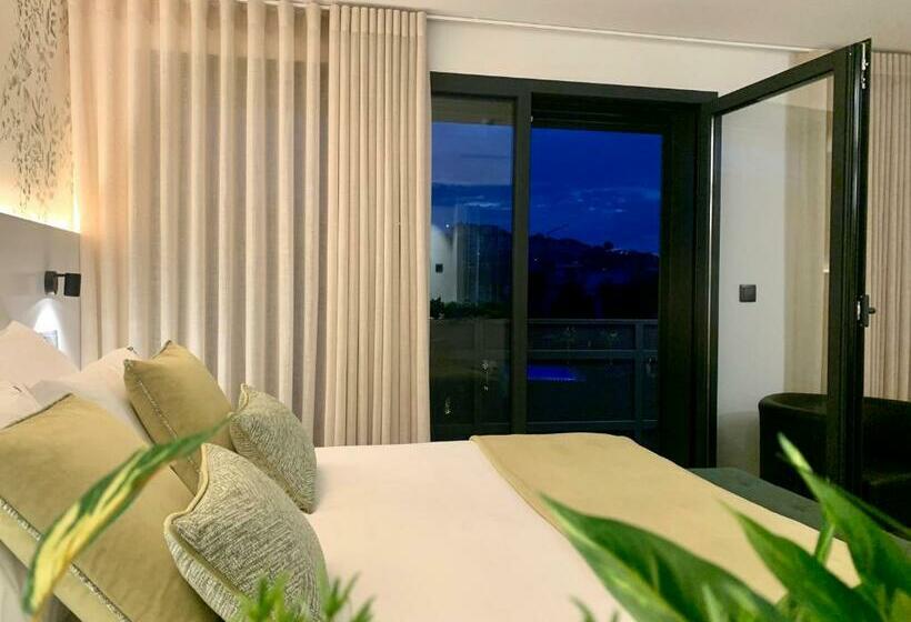 バルコニー付きデラックスルーム, Ribeira House