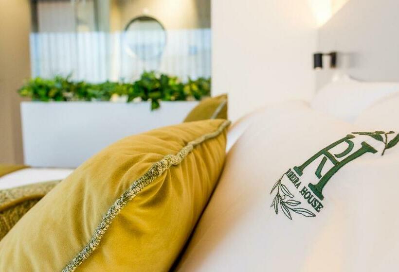 スーペリアースイート, Ribeira House