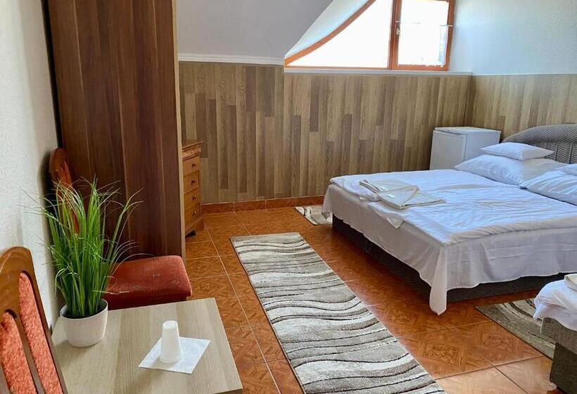 标准间, Muskátli Panzió és étterem