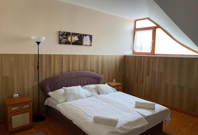 标准间, Muskátli Panzió és étterem