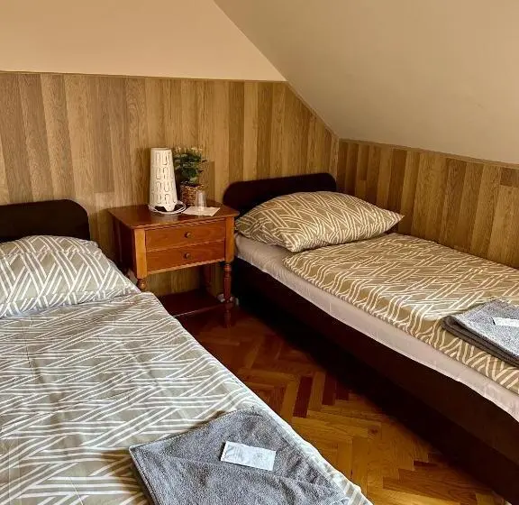 スタンダードシングルルーム, Muskátli Panzió és étterem
