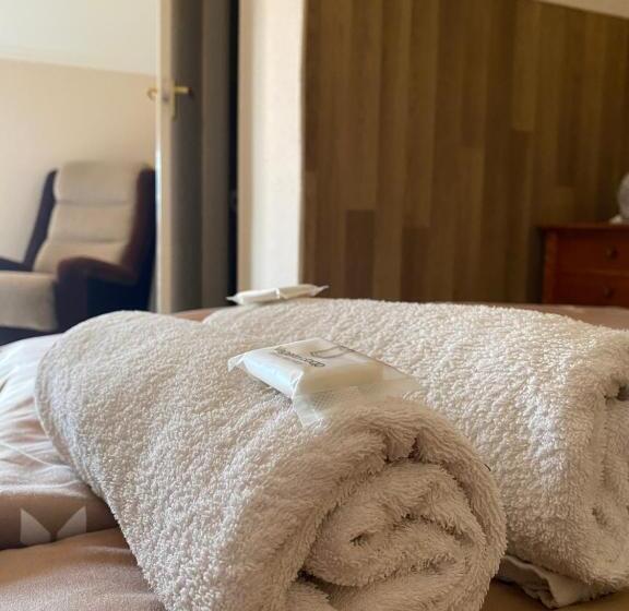 标准单人间, Muskátli Panzió és étterem