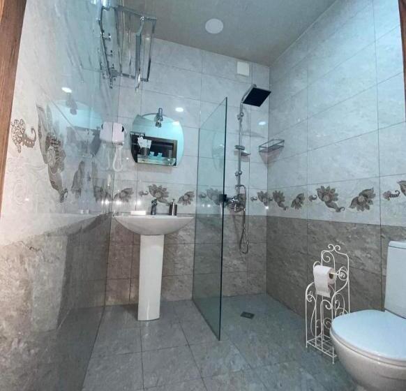 اتاق استاندارد سه نفره, Golden Star Kazbegi