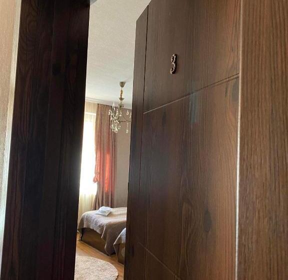 اتاق استاندارد با چشم‌انداز, Golden Star Kazbegi