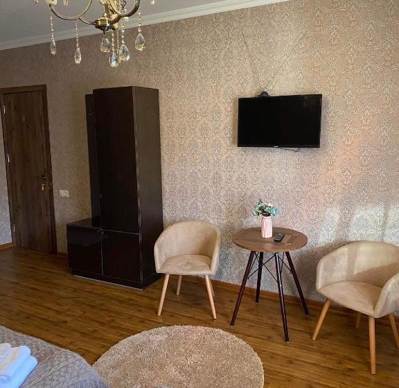 اتاق استاندارد با چشم‌انداز, Golden Star Kazbegi