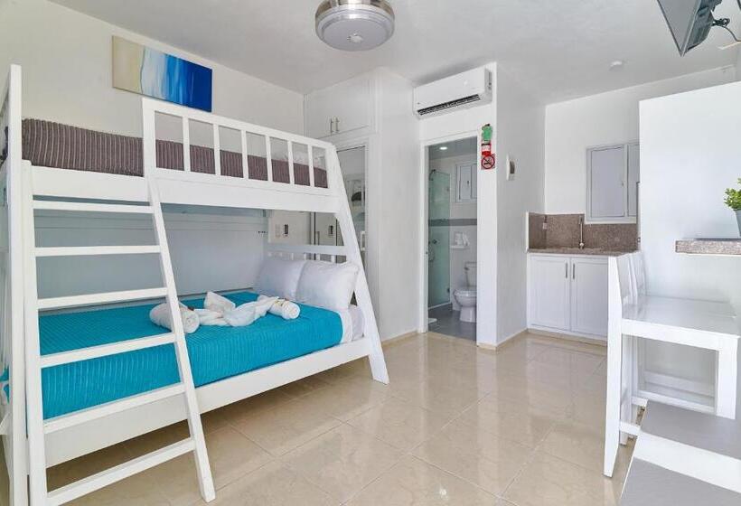 اتاق خانوادگی, Costa Love Aparta