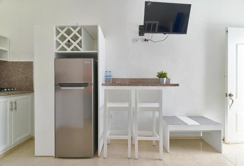 اتاق خانوادگی, Costa Love Aparta