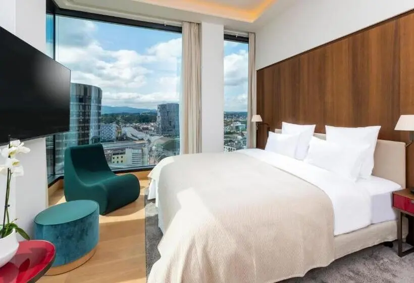 Suite Junior Letto King, Mövenpick Hotel Basel