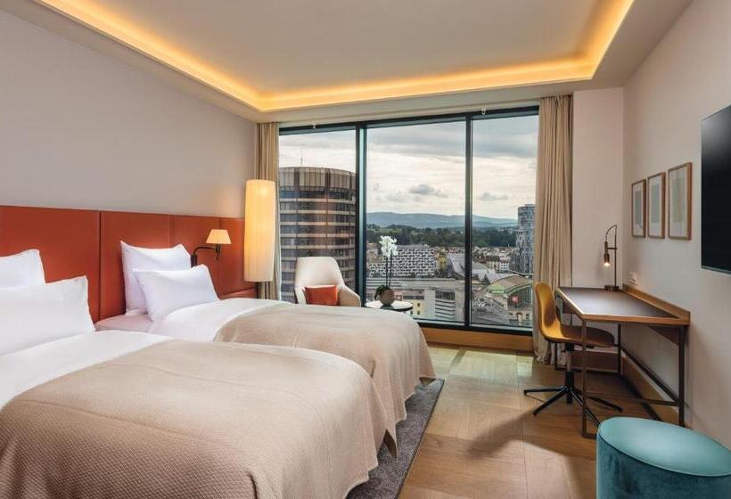 Номер Executive, Mövenpick Hotel Basel