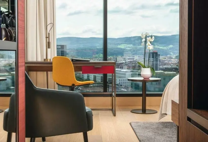 Suite Junior Letto King, Mövenpick Hotel Basel