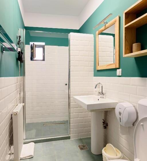 标准三人间, Chic Voyage