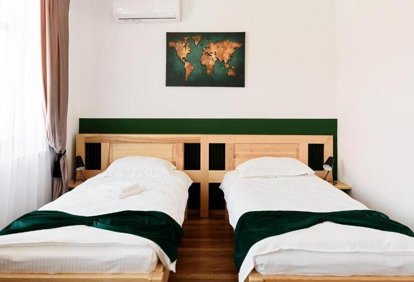 标准三人间, Chic Voyage