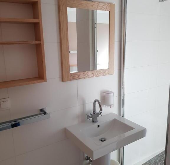 标准三人间, Chic Voyage