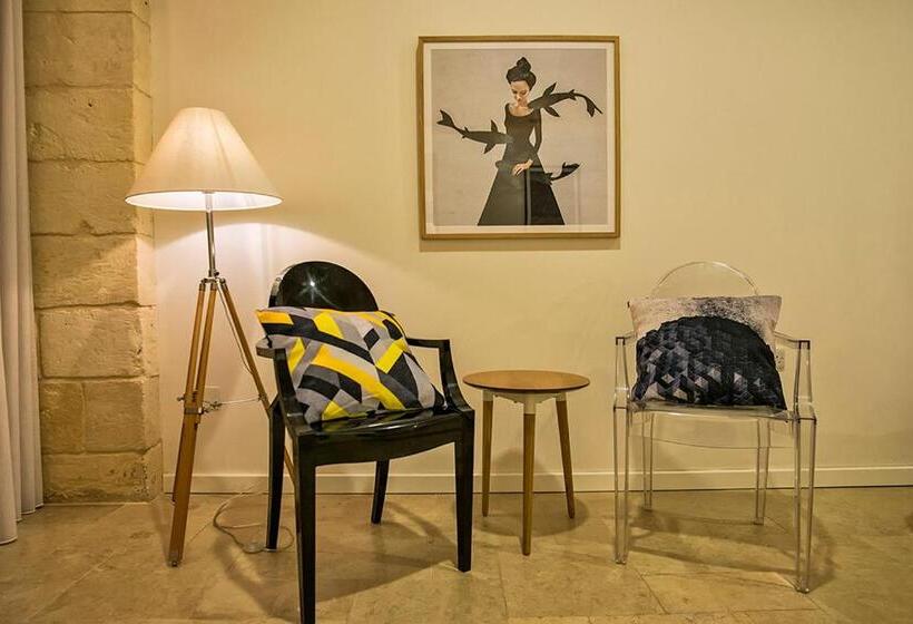 اتاق لوکس, No 68 In Valletta