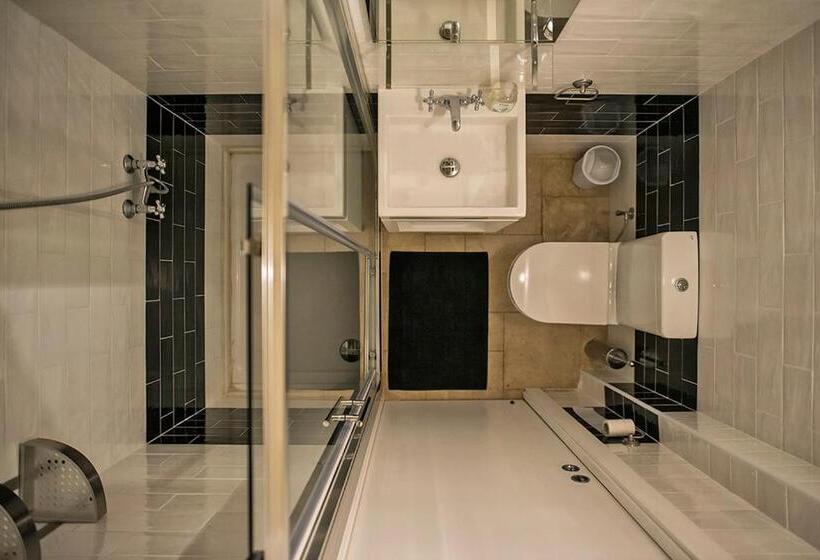 سوییت, No 68 In Valletta