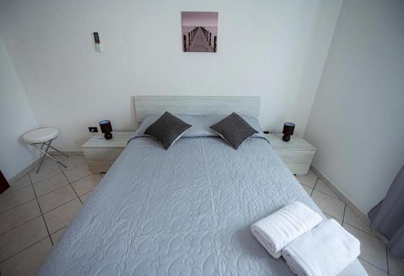 スタンダードルーム, B&b Esterita