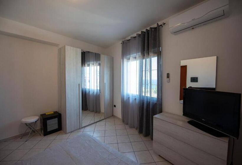 スタンダードルーム, B&b Esterita