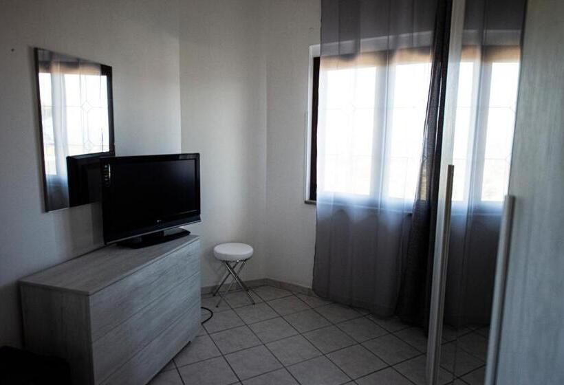 バルコニー付きスタンダードトリプルルーム, B&b Esterita